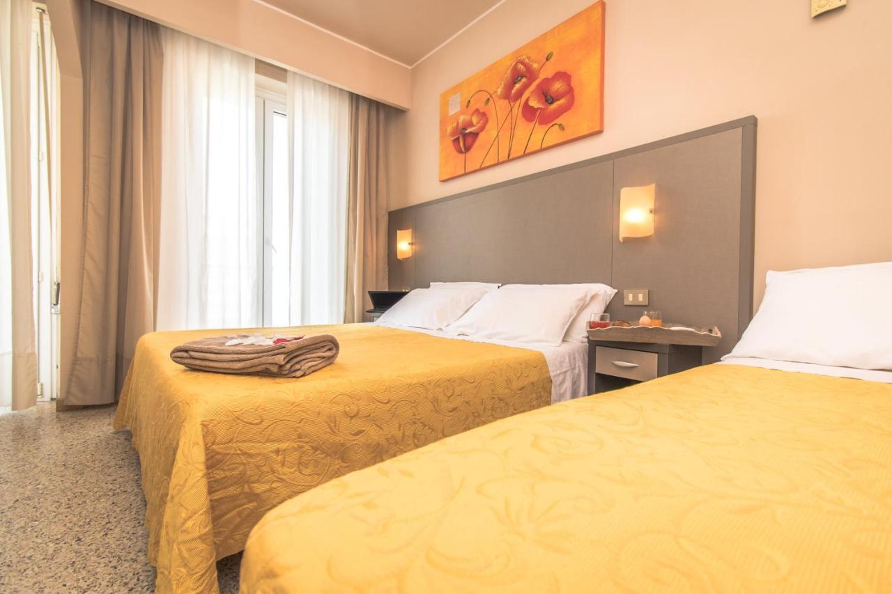 Hotel London Cattolica Exterior photo