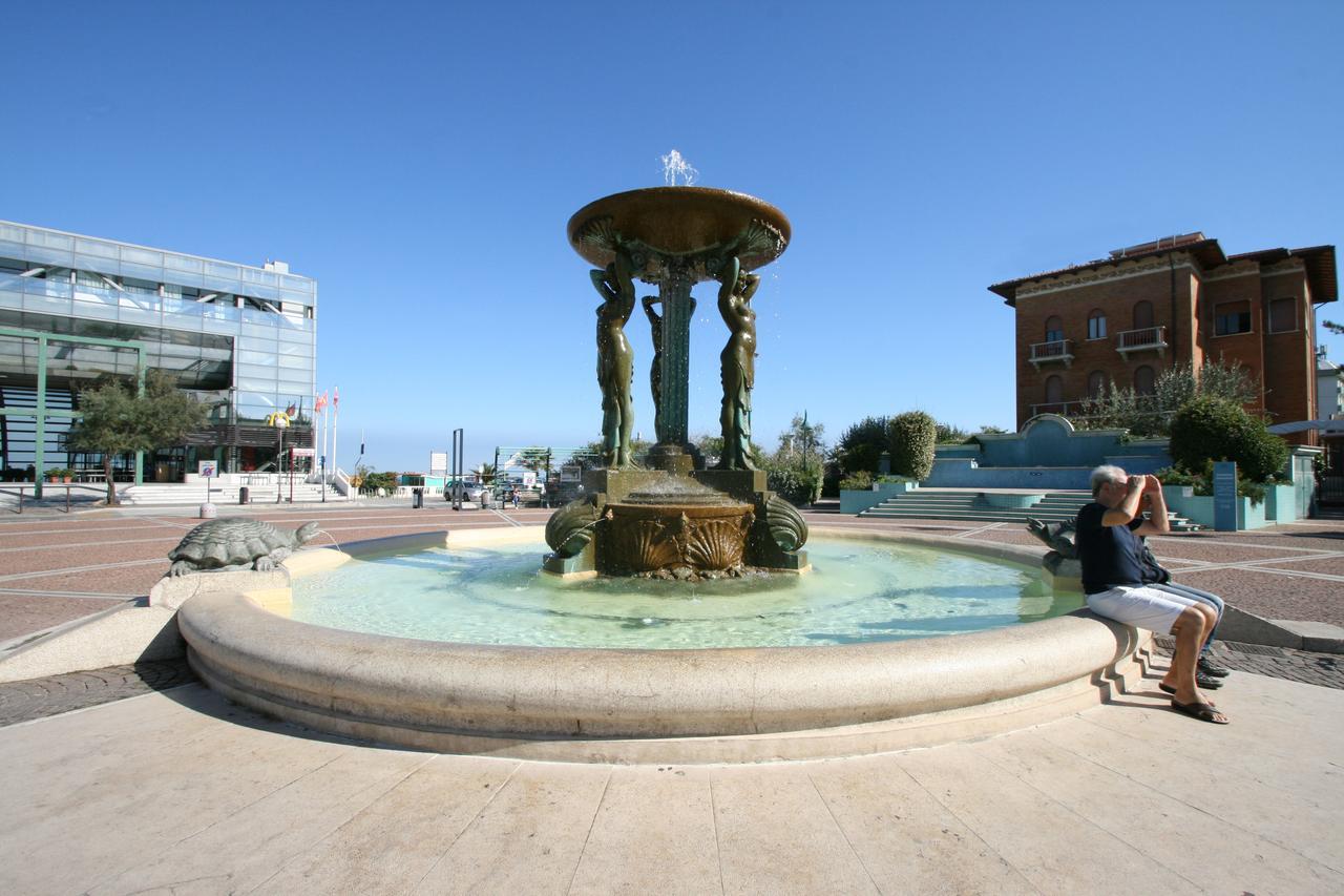 Hotel London Cattolica Exterior photo