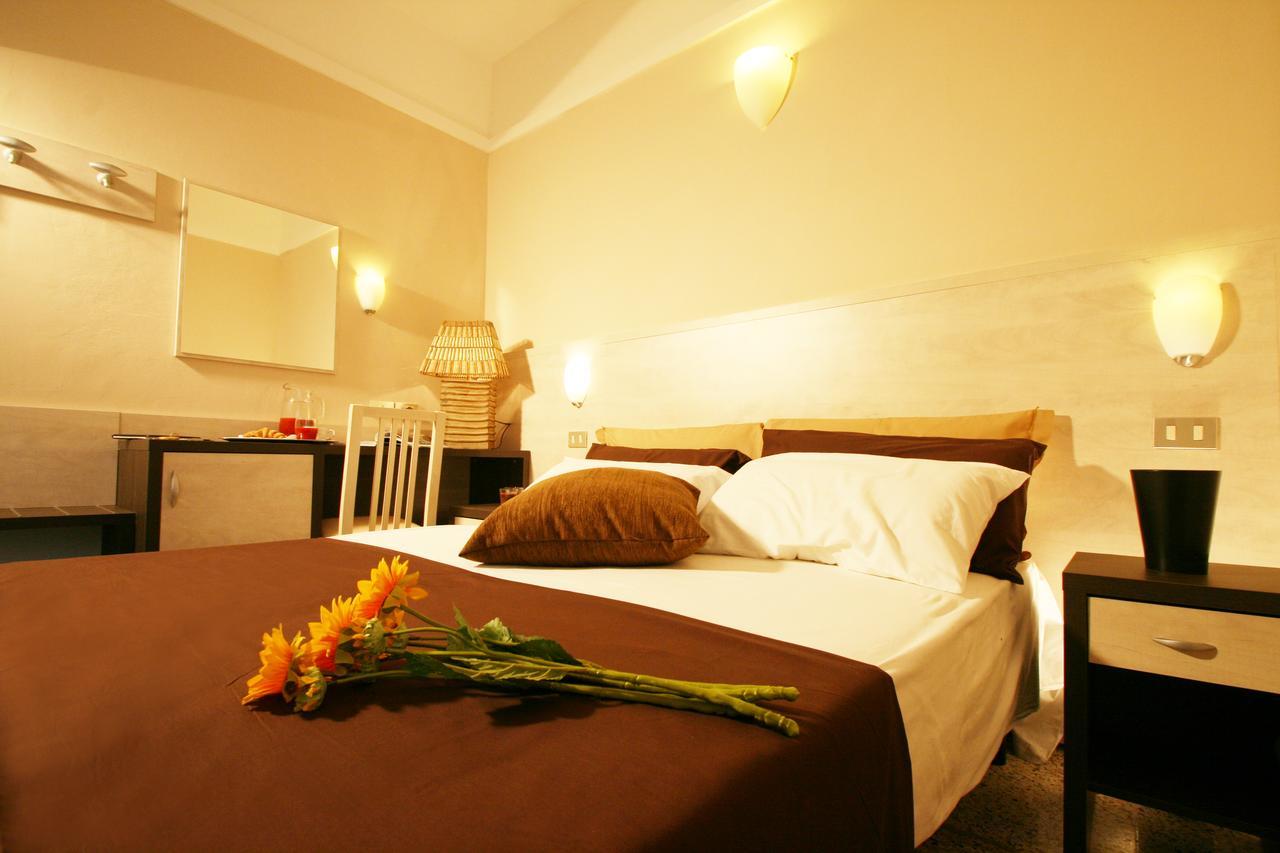 Hotel London Cattolica Exterior photo